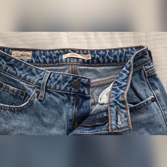 Levi's Women's Wide-Leg Jeans in Blue Denim - Picture 2 of 9